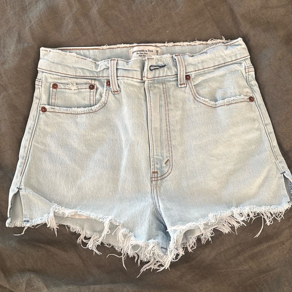 Abercrombie The Mom Short High Rise